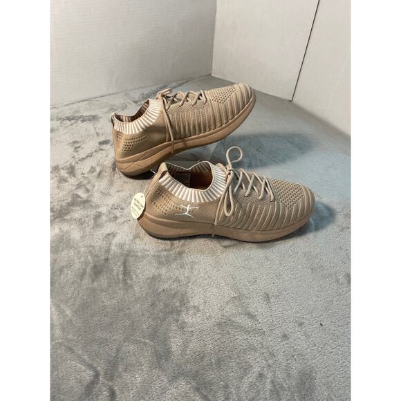 Danskin Energy Tan Slip on Sneakers - Women's Size 8.5 - Picture 3 of 8